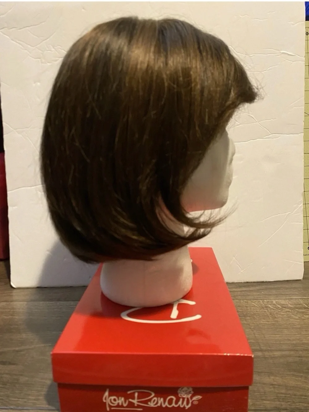 Vintage Jon Renau Nature Blend Synthetic Bob Wig Medium Brown Basic Cap